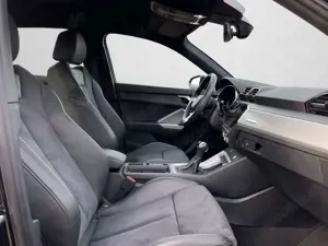 Audi Q3 35 TFSI S tronic S line NAVI SHZ RFK LED ACC Bild 4