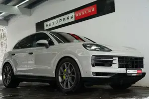 Porsche Cayenne Coupe E-Hybrid/Kreide/P-Display/HUD/AHK Bild 2