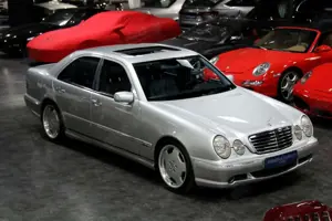 Mercedes-Benz E 55 AMG W210 Sammler Original nur 44.000 km Bild 2
