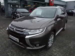 Mitsubishi Outlander PHEV Plus 4WD*AHK*ALLWETTER*4xKAMERA*