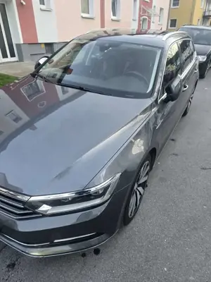 Volkswagen Passat Variant 2.0 TDI SCR 4Motion DSG (BMT) Highline Bild 3
