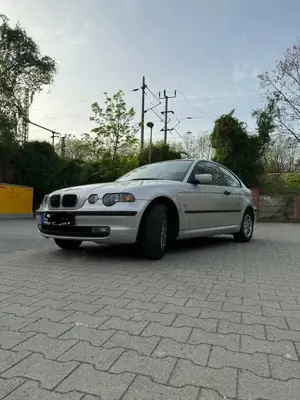 BMW 316 316ti Bild 3