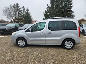 Peugeot Partner Tepee Family Bild 3