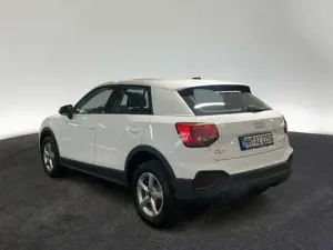 Audi Q2 35 TFSI S tronic LED/PDC/SITZHEIZUNG Bild 2