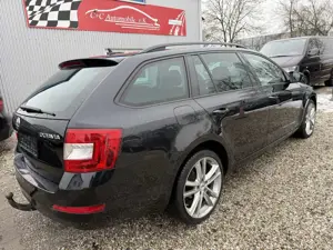 Skoda Octavia 2.0 TDi DSG Navi Sitzheizung 1.HAND PDC Bild 2