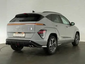 Hyundai KONA T-GDI N-LINE DCT+VOLL LED+NAVI+RÜCKFAHRKAMERA+BOSE Bild 3