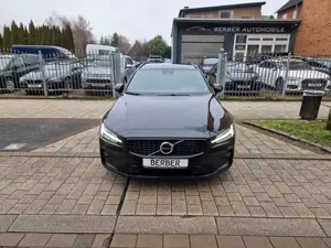 Volvo V60 Kombi Plus Dark B4*LEDER*MEMORY*STNDHZ*4XSHZ