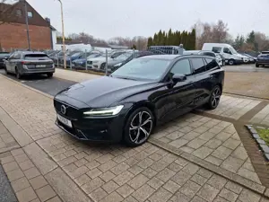 Volvo V60 Kombi Plus Dark B4*LEDER*MEMORY*STNDHZ*4XSHZ