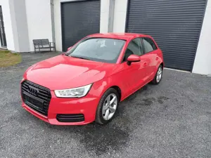 Audi A1 design/Navi/Automatic/SHZ/PDC/wenig KM