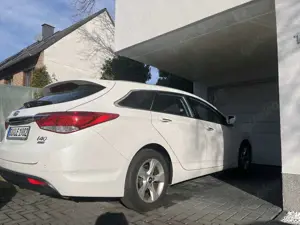 Hyundai i40 i40cw Diesel i40cw 1.7 CRDi Premium Bild 4