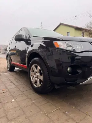 Mitsubishi Outlander 2.2 DI-D 4WD Intense Bild 2