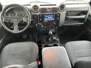 Land Rover Defender Bild 2