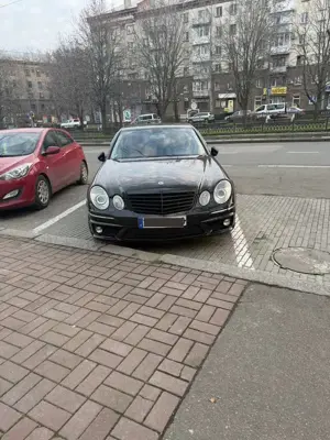 Mercedes-Benz E 320 CDI 7G-TRONIC Avantgarde DPF