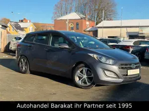 Hyundai i30 cw blue 1.6 CRDI KAMERA NAVI 8xALU LenkradHz
