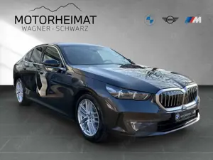 BMW 550 e xDrive 19" FahrwerkPro 360° ACC HiFi Bild 4