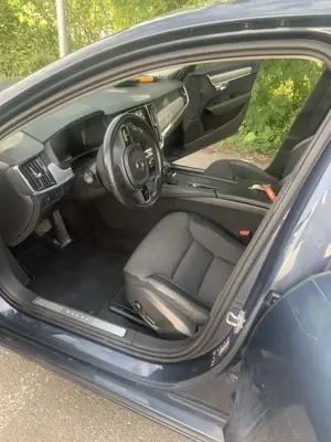 Volvo S90 D4 Geartronic Momentum Bild 3