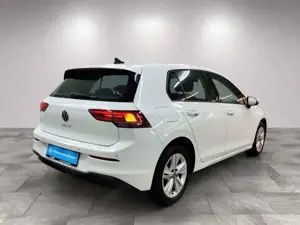 Volkswagen Golf Life 1.5 TSI LED/digiC/Sitzhzg/Climatronic Bild 4