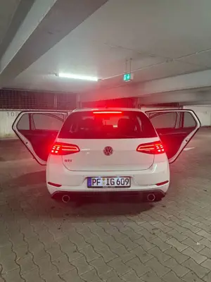 Volkswagen Golf GTI GTI Performance BMT/Start-Stopp Bild 2