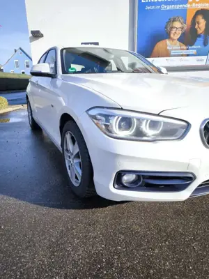 BMW 120 1er (5-Türer) 120i Aut. Sport Line Bild 3