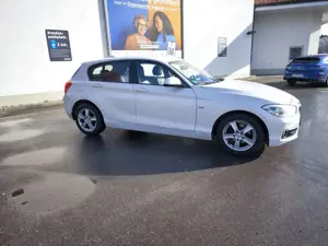BMW 120 1er (5-Türer) 120i Aut. Sport Line Bild 5