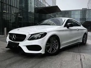 Mercedes-Benz C 300 Coupe 9G-TRONIC AMG Line Bild 2