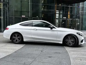 Mercedes-Benz C 300 Coupe 9G-TRONIC AMG Line Bild 3