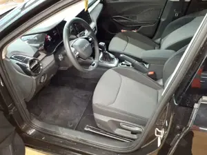 Skoda Fabia Tour Selection 1.0TSI DSG Navi SHZ LED Bild 3