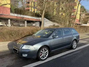 Skoda Octavia Combi 1.6 FSI Automatik TÜV 02/27 Bild 2