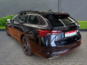 Skoda Octavia Combi RS First Edition 2.0 TSI+Navi+el.Panoramadac Bild 2