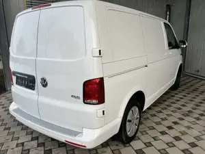 Volkswagen T6 Transporter 6.1 Kasten TDI NAVI*Tempomat*PDC Bild 4