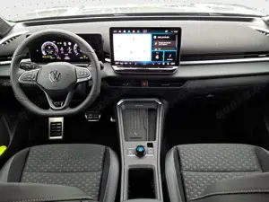 Volkswagen T-Roc R-Line 1.5 l eTSI AHK*NAVI*RFK*IQ.LIGHT*5J Bild 5