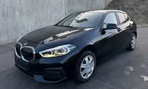 BMW 118 d Lim. Advantage LED,Navi,Assist