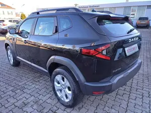 Dacia Duster TCe 130 4x4 Expression/Winterpaket/SITZHEIZUNG/KAM Bild 3
