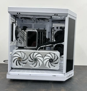 Gaming PC Hyte Q70 Touch AMD Ryzen 7 Bild 3