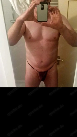 Riesige, reife Zweilochstute sucht junge, jüngere Männer, die ausdauernd und gut bestückt sind.