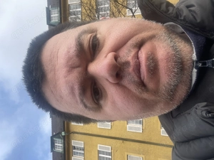 Hausfreund sucht Paare für Sex zu dritt 