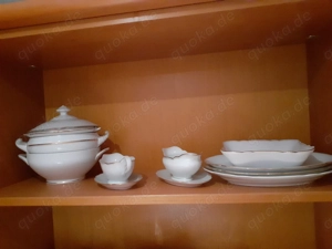Geschirr mit Goldrand 
