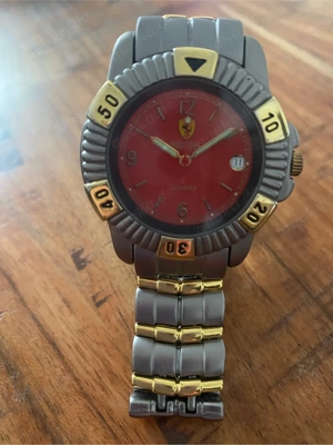 Ferarri Herrenuhr Quartz mit rotem Ziffernblatt Bicolor Edelstahl