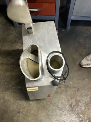 Gemüseschneidemaschine