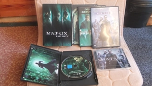 Matrix Trilogie DVDs - 3 Filme in 1 Box FSK 16 + Soundtrack