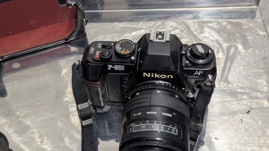 Nikon F-501 AF Spiegelreflexkamera + Sigma 35 70mm Objektiv + Originaltasche   Klassiker!