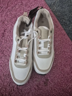 herren schuhe ist neu die nummer 42