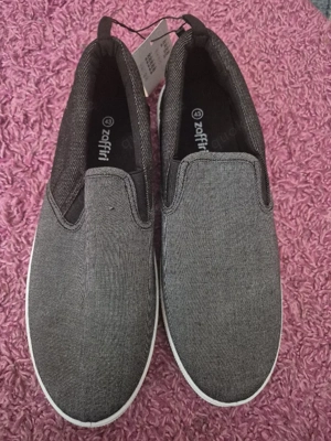 die schuhe für herren ist neu 