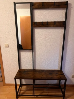 Flurmöbel-Set im Industrial-Design