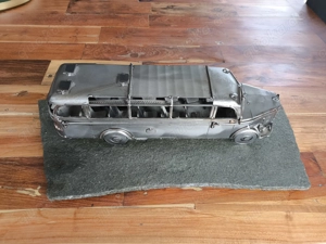 Handgefertigtes Busmodell; O 6600 auf Schieferplatte montiert