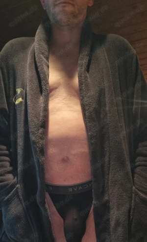 Schöner Großer sucht Sie mit dickem arsch und Nylons. Gibts so was?