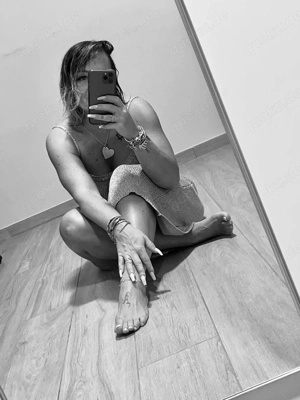 Fußfetisch Cam mit Heißer Milf Bild 6