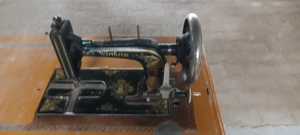 Schränke  zirka 1900  Sofa  um 1930  Bild 10