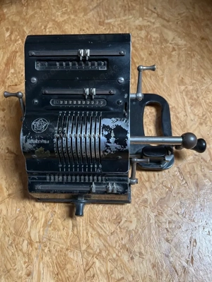 Sammlerstück Rechenmaschine