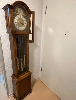 Schöne Standuhr